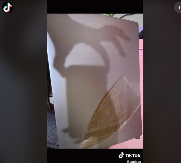 Laptop jadi tatakan setrika (tiktok)