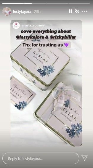 Detail souvenir pernikahan Lesti Kejora dan Rizky Billar. (Instagram/anaria_souvenir)