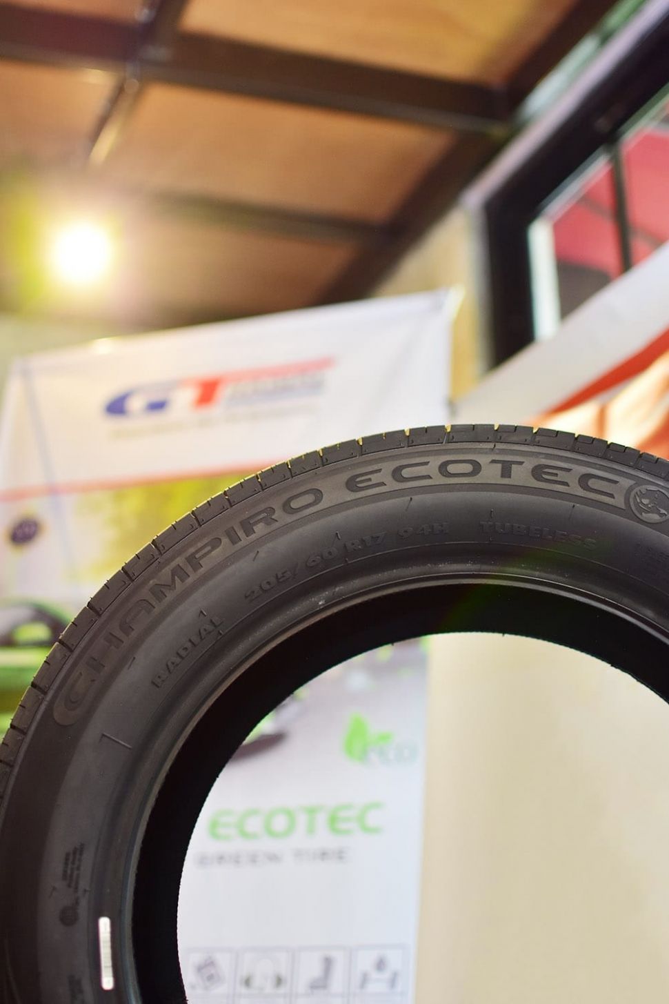 GT Radial Champiro Ecotec R17 [Gajah Tunggal].