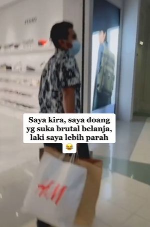 Suami ngamuk masuk mal lakukan hal brutal. (Tiktok)