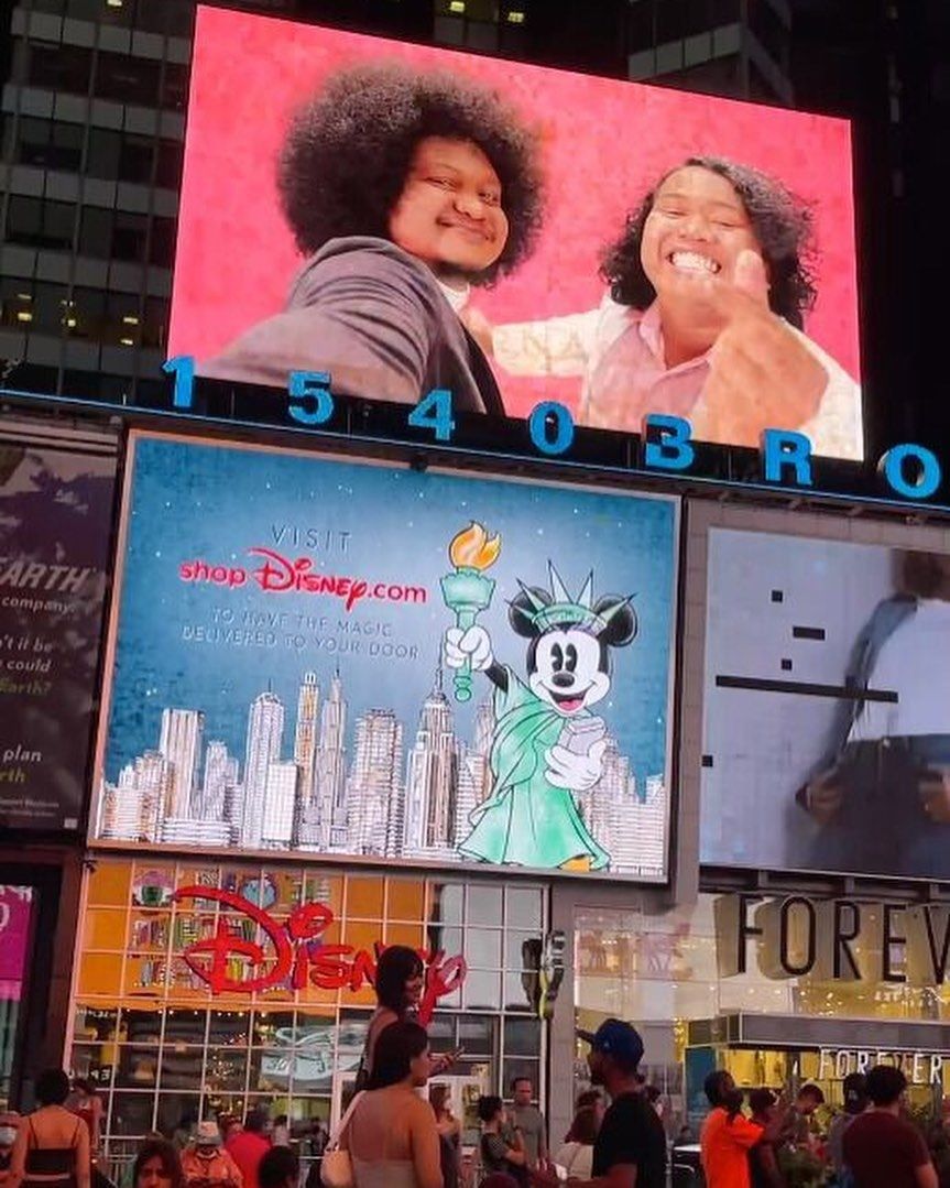 Iklan MS Glow For Men yang menampilkan Babe Cabita dan Marshel Widianto terpampang di Times Square New York. [Instagram]