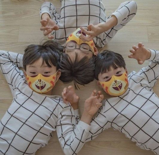 Potret terbaru Song Triplets. (Instagram/songilkook)