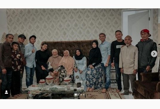 Potret kebersamaan Ridho DA dan Syifa. (Instagram/da2_ridho)