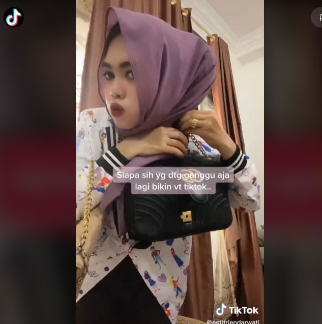 Gagal pamer emas segede gaban (TikTok)