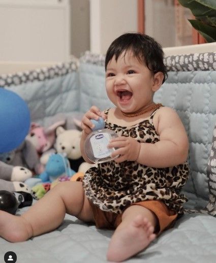 Potret Freya anak Selebgram Dwi Handayani.  (Instagram/dwihandaanda)