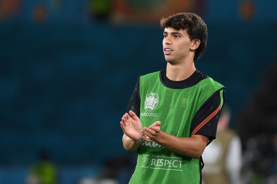 Penyerang Atletico Madrid, Joao Felix saat memperkuat Timnas Portugal. [LLUIS GENE / POOL / AFP]