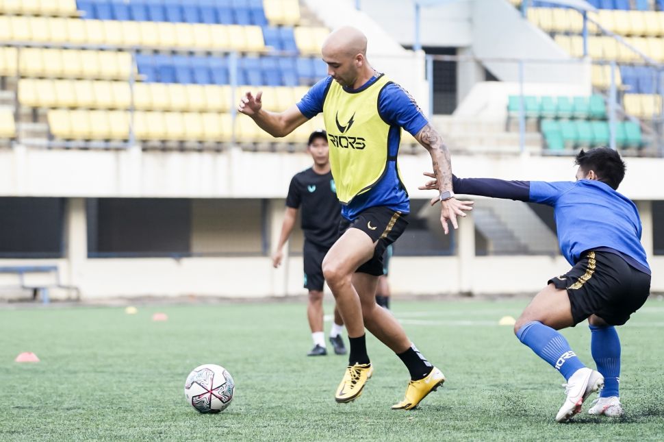 Striker andalan PSIS Semarang Bruno Silva saat mengikuti sesi latihan di Stadion Citarum Kota Semarang Selasa (31/8/2021). [Dok PSIS]