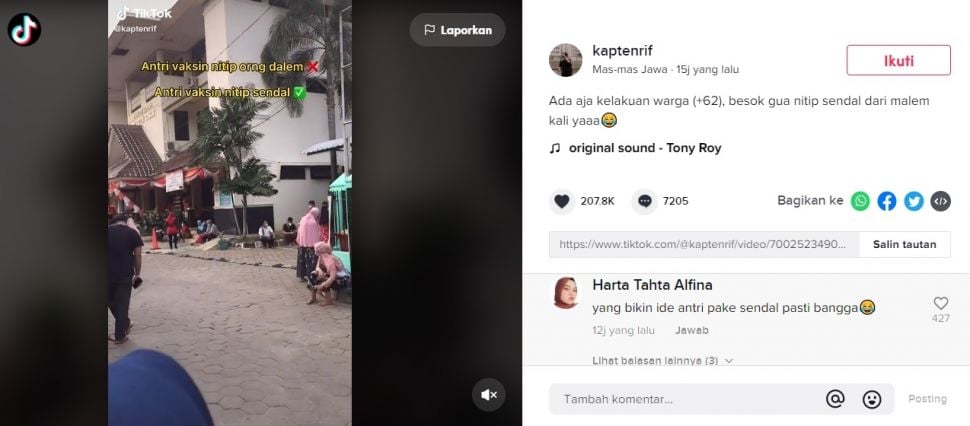 Viral Penampakan Antre Vaksin Via Titip Sandal. (TikTok/@kaptenrif)