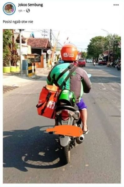 Viral ojol 3-in-1, kostumnya bikin salah fokus. (Facebook)