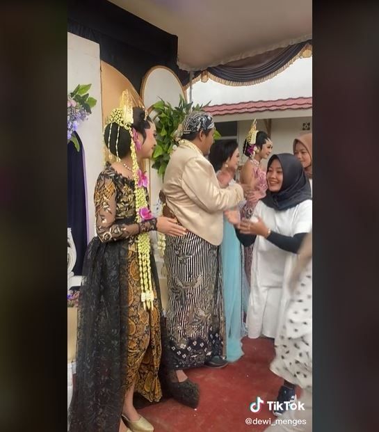 Viral Pria Menikah dengan 3 Orang Wanita Sekaligus (tiktok.com/dewi_menges)