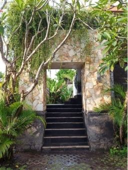 Ciri khas arsitektur rumah Bali. (Pinterest)