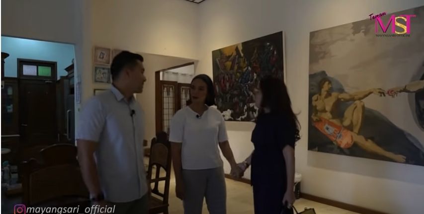 Potret rumah Anjasmara dan Dian Nitami. (YouTube/Mayangsari Official)