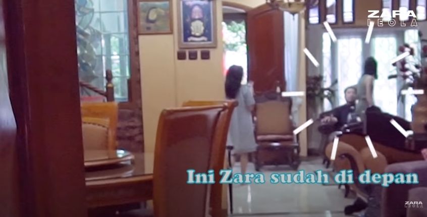 Potret rumah Enda Ungu. (YouTube/Zara Leola)