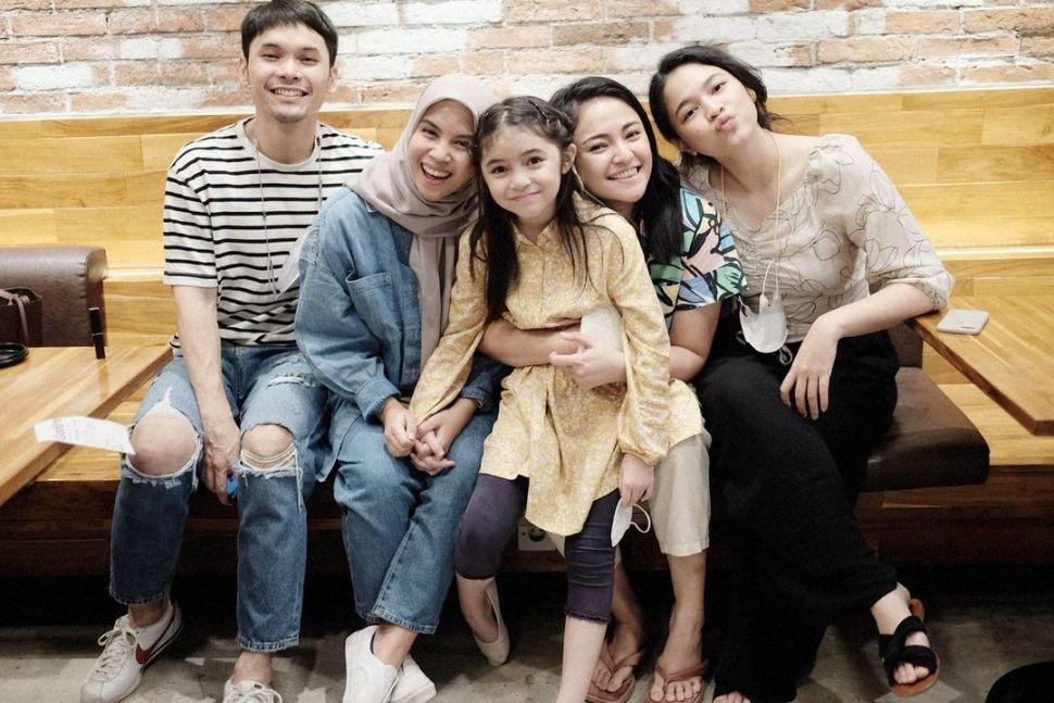 Momen kebersamaan Marshanda dan Nesyana istri Ben Kasyafani. (Instagram/nesyanabila)