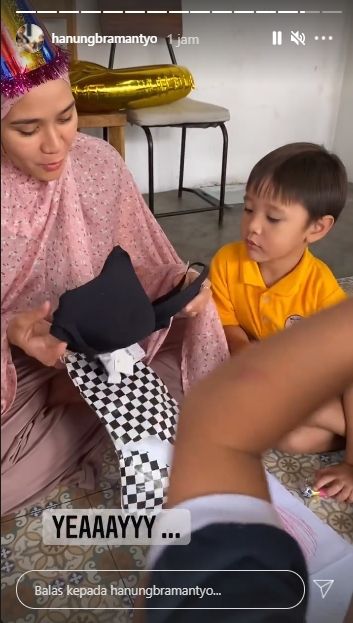 Kado Bhai Kaba untuk Zaskia Adya Mecca (Instagram.com)