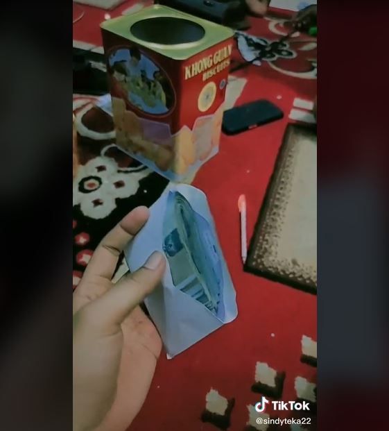 Viral Kado Ulang Tahun dari Pacar (tiktok.com/@sindyteka22)