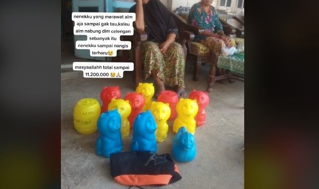 Keluarga bongkar celengan saudara yang meninggal viral (TikTok).