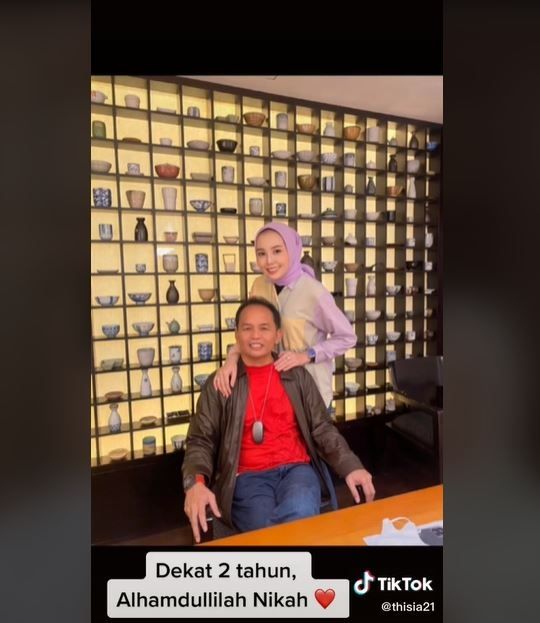 Kisah Cinta Beda Usia Putri Pariwisata Kalteng dan Anggota DPR (tiktok.com/@thisia21)