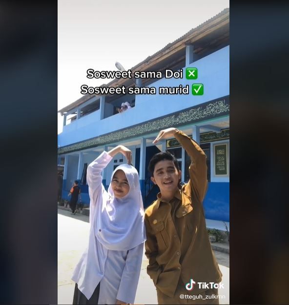 So Sweet Viral Momen Keakraban Guru Dan Murid Lakukan Ini Bikin