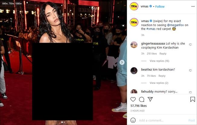 Penampilan seksi Megan Fox di karpet merah MTV VMA 2021. (Instagram/@vmas)