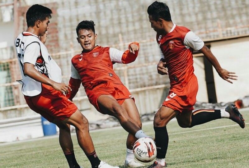 Ilustrasi Pemain Badak Lampung FC saat latihan. Badak Lampung FC satu grup dengan RANS Cilegon di Liga 2 2021. [Lampungpro.co/Dok Badak Lampung FC]