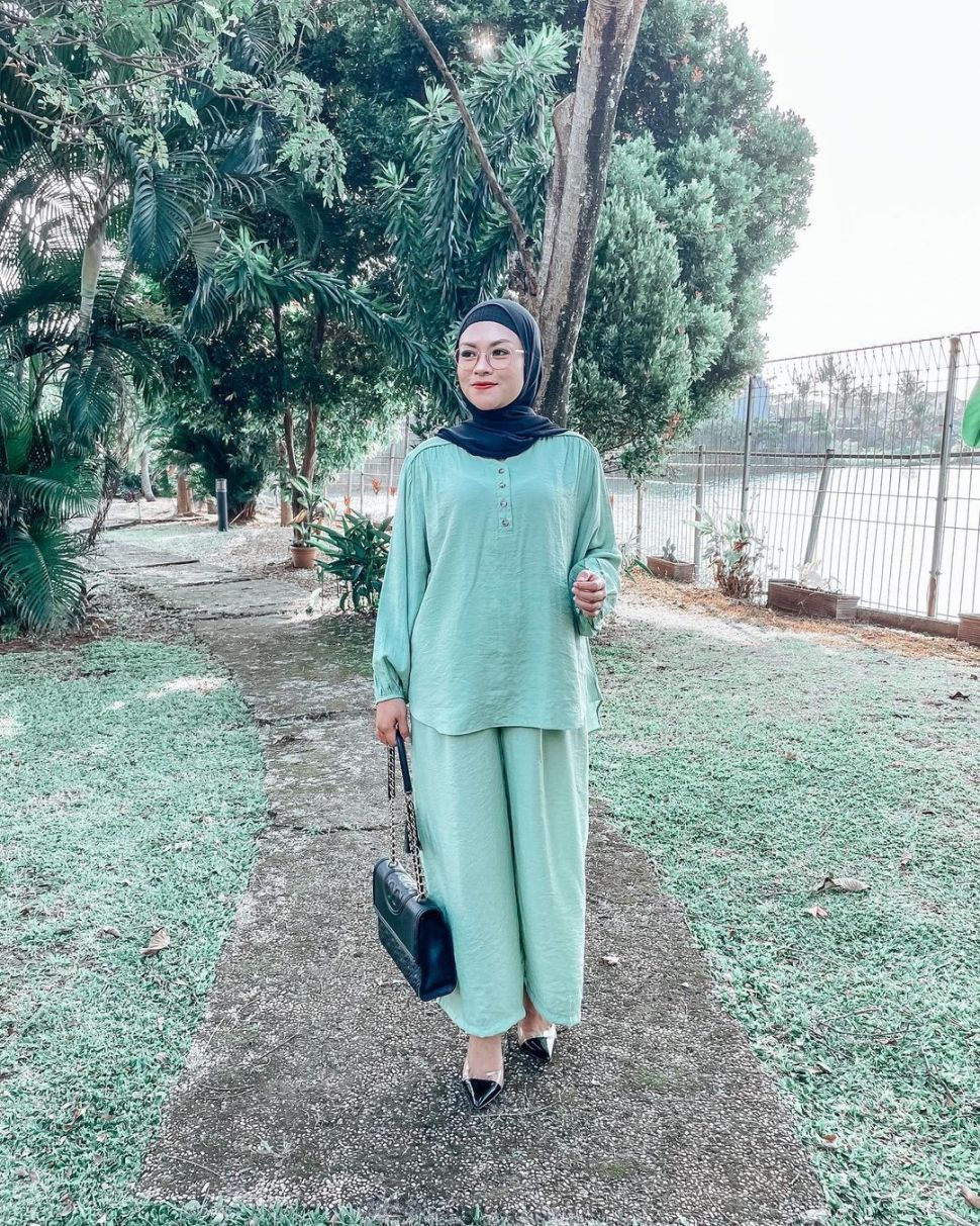 Potret terbaru istri Daus Mini.(Instagram/lee_yunita)