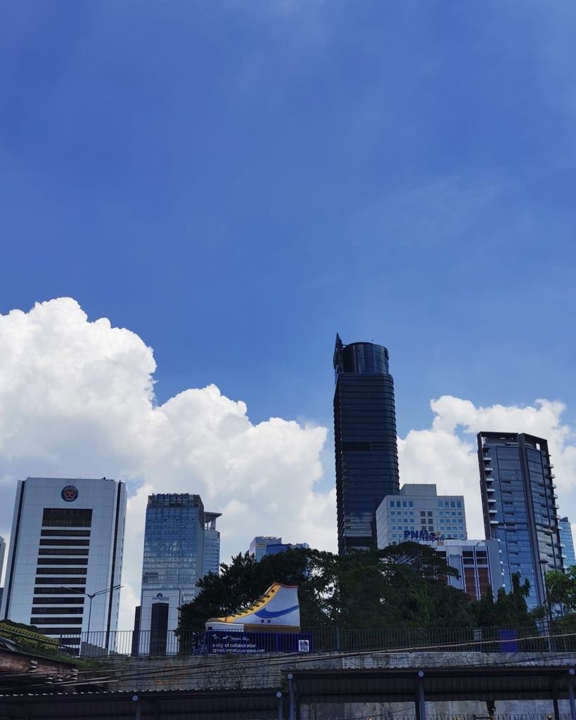 Divonis Melawan Hukum soal Polusi Udara, Anies Pamer Foto Langit Biru Jakarta. (Instagram Anies)