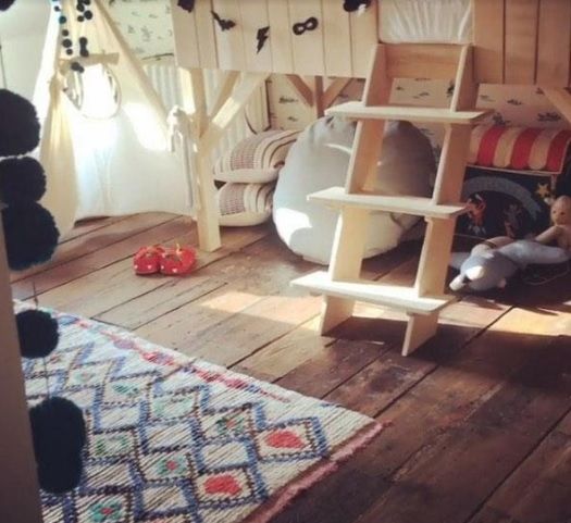 Kamar tidur ala rumah pohon putra Jamie Oliver. (Foto: hellomagazine.com)