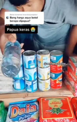 Harga air mineral botol di Papua. (Instagram/nenk_updatee)