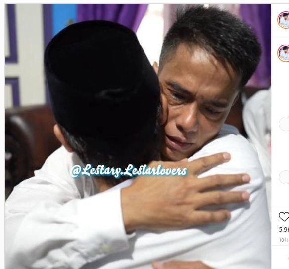 Momen nikah siri Lesti Kejora dan Rizky Billar. [Instagram/leslarlov__]