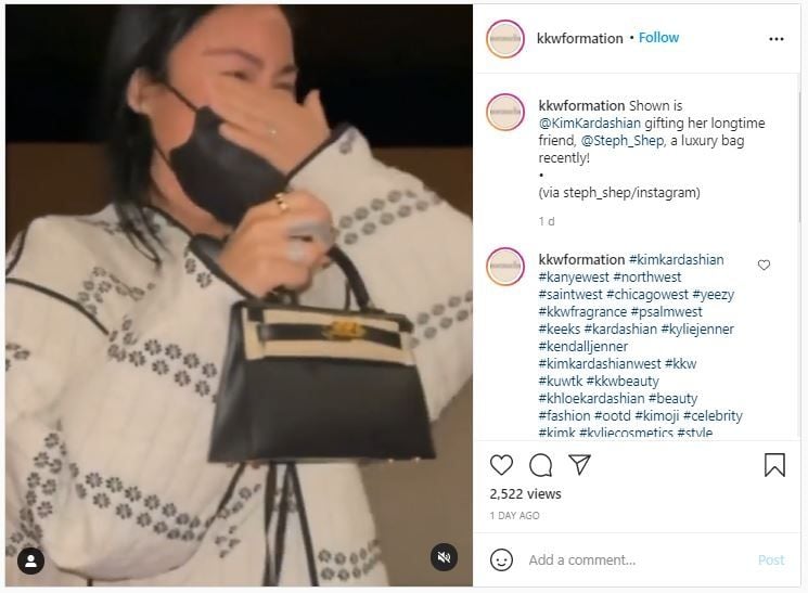 Kim Kardashian Beri Hadiah Tas Hermes ke Mantan Asisten (instagram.com/kkwformation)