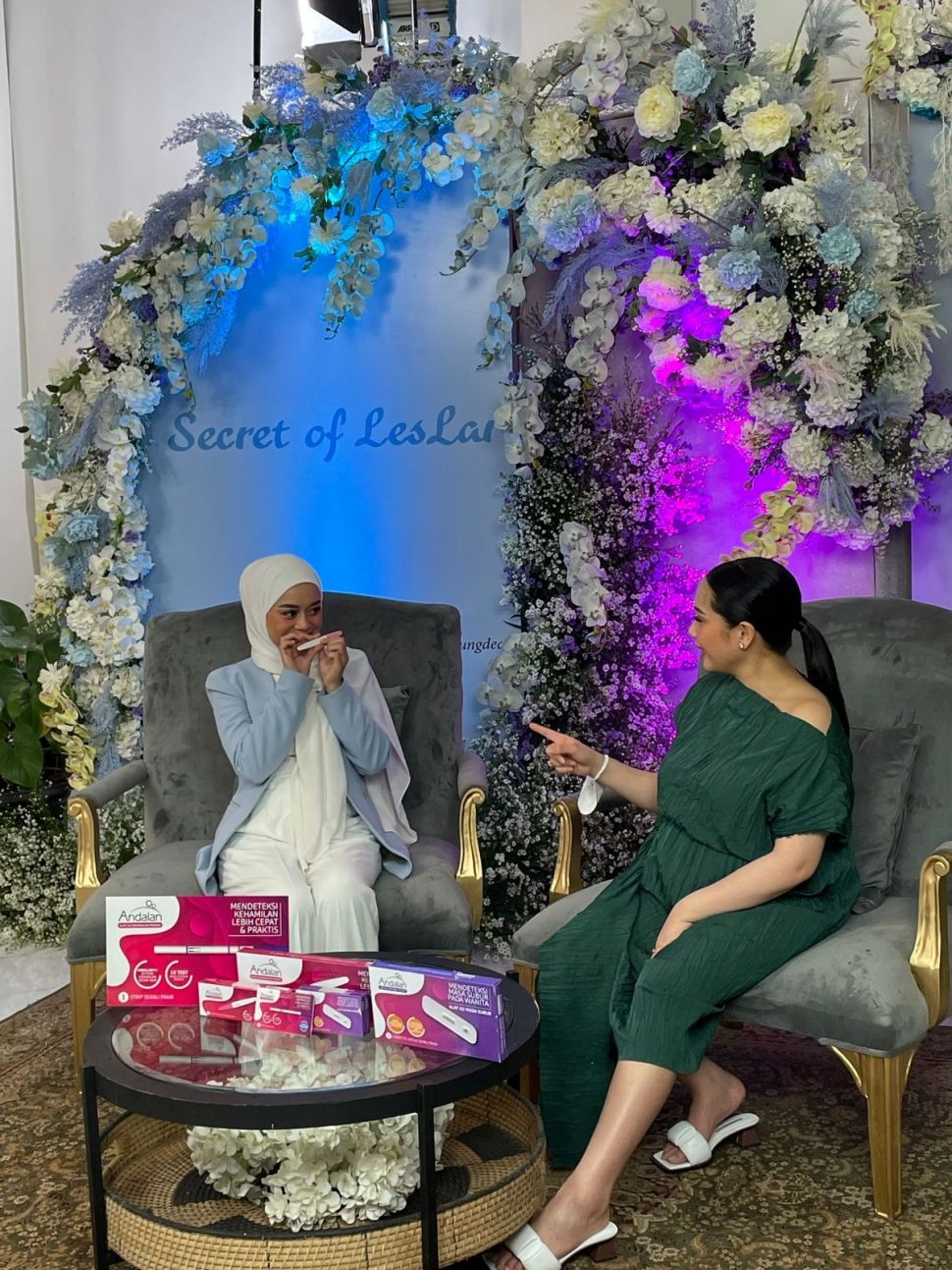 Lesti Kejora dan Rizky Billar Umumkan Kehamilan dengan Andalan Pregnancy & Ovulation Test Kit. (DKT Indonesia)