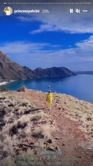 Momen Syahrini liburan di Labuan Bajo. (Instagram/princessyahrini)