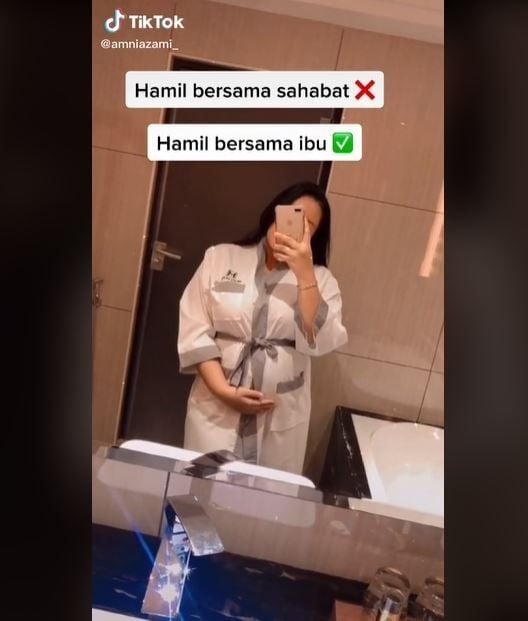 Viral Wanita Hamil Bareng Ibu (tiktok.com/@amniazami_)