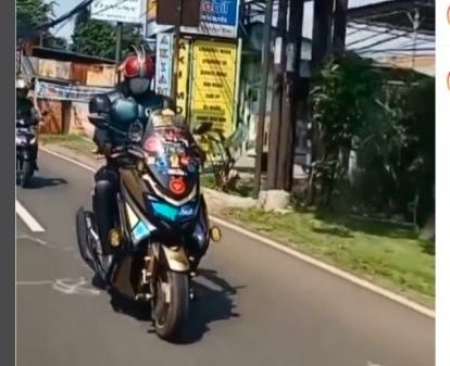 Kestaria Baja hitam di jalanan [instagram]