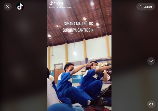 Viral guru STM cantiknya kelewatan bikin betah sekolah. (TikTok/@anakrantauuuuuuuv)