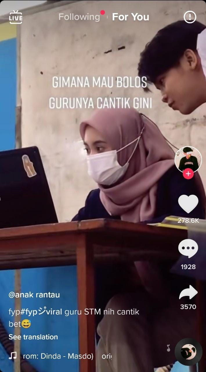 Anak STM Pamer Punya Guru Cantik (TikTok)