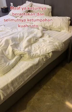 Bercak noda di selimut jadi sorotan. (Tiktok)