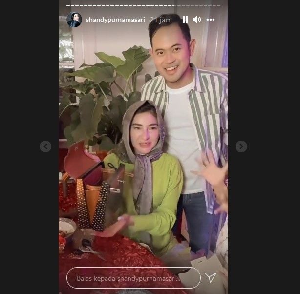 Ultah ke-30, Shandy Purnamasari mendapat hadiah tas Hermes seharga Rp 4,6 miliar dari sang suami, Gilang Widya Pramana. [Instagram]