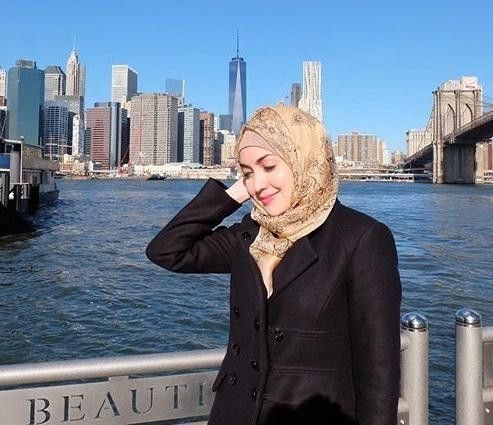 beautynesia.id https://keepo.me/celeb/walau-non-muslim-7-artis-ini-terlihat-cantik-saat-mengenakan-hijab/ Editor :Faizah Pratama