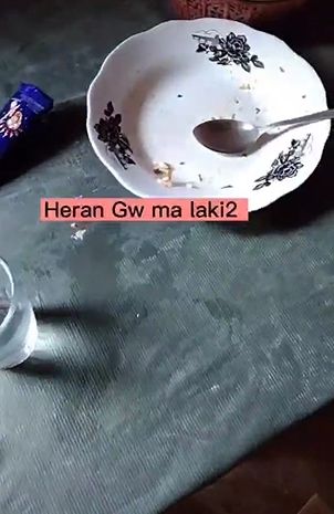 Istri emosi suami tak mau cuci piring. (Tiktok)