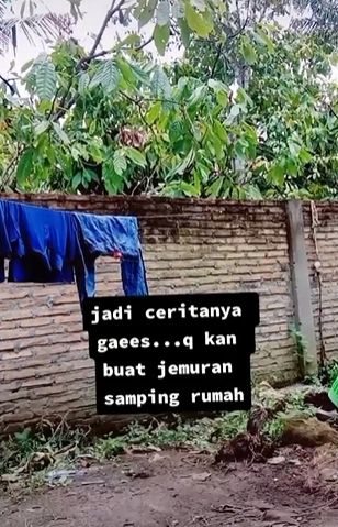 Wanita kena tegur gegara pasang paku di tembok tetangga. (Tiktok)