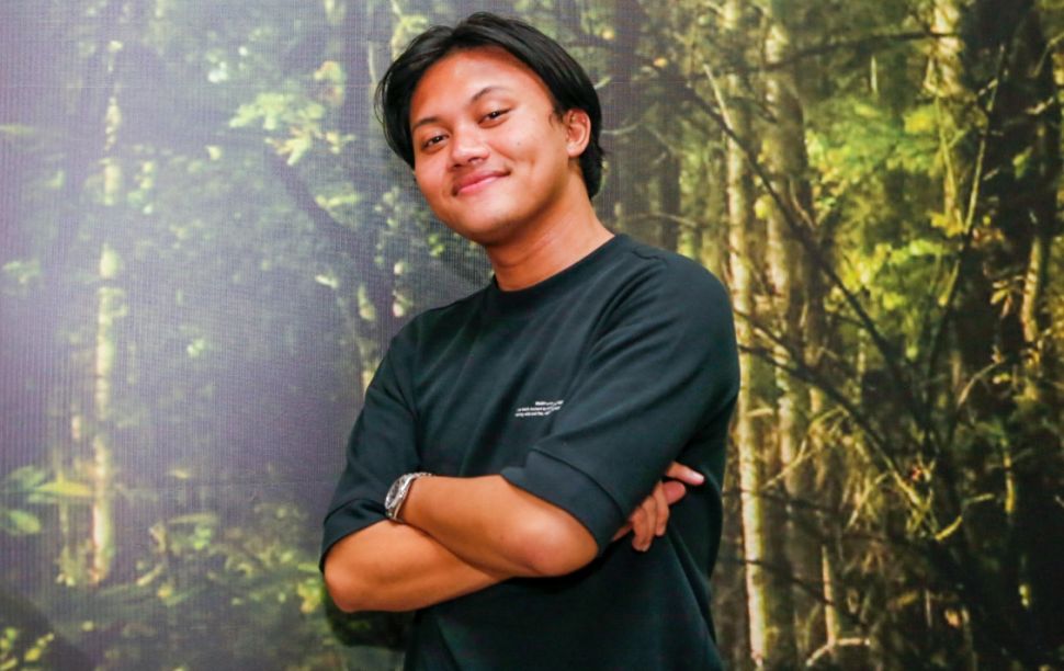 Penyanyi Rizky Febian saat ditemui di rumahnya kawasan Tambun Selatan, Kabupaten Bekasi, Jawa Barat, Jumat (15/10/2021). [Suara.com/Alfian Winanto]