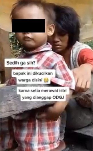 Suami dikucilkan warga gara-gara rawat istri yang dianggap ODGJ. (Instagram/nenk_updatee)