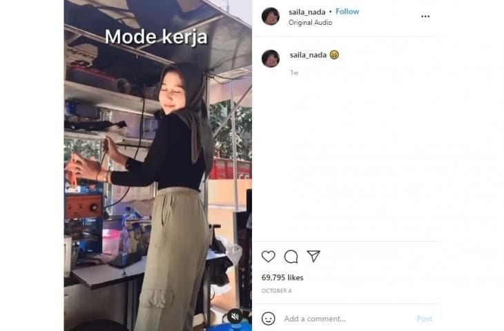 penjual es teh cantik bikin publik gagal fokus. (Instagram/@saila_nada)