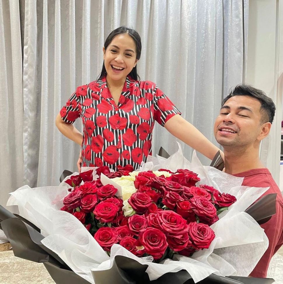 Potret kado Nagita Slavina dari Raffi Ahmad. (Instagram/raffinagita1717)