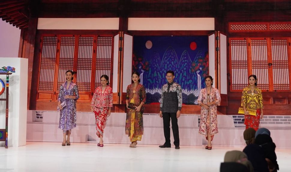 Kolaborasi Hanbok dengan kain Batik dari Indonesia. (Dok. KCC Indonesia)