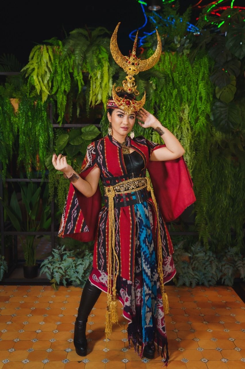 Pedangdut Fitri Carlina.