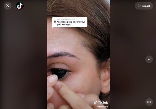 Wanita pakai softlens jumbo, cara pasangnya bikin perih. (TikTok/@farrajaidi)