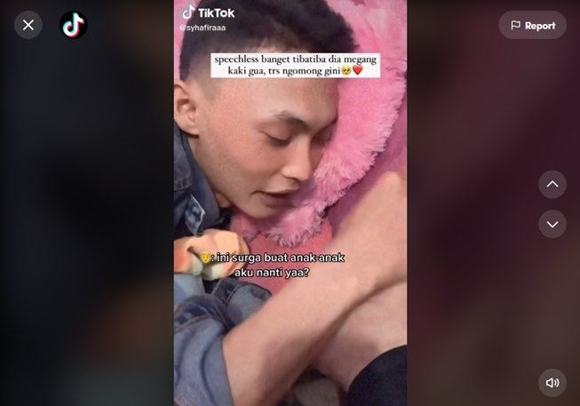 Pacar Tiba-Tiba Pegang Kaki, Wanita Ini Nangis Dengar Kalimat yang Diucapkan. (TikTok/@syhafiraaa)